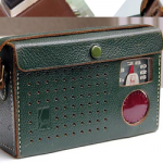 ラジオの革ケースが素敵!