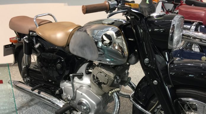 57年式、ホンダ ドリーム C70(247cc)
