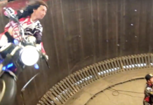 懐かしい、大樽のオートバイサーカス