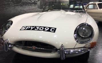 65年式、ジャガー Eタイプ ロードスター( U.K./ Jaguar)